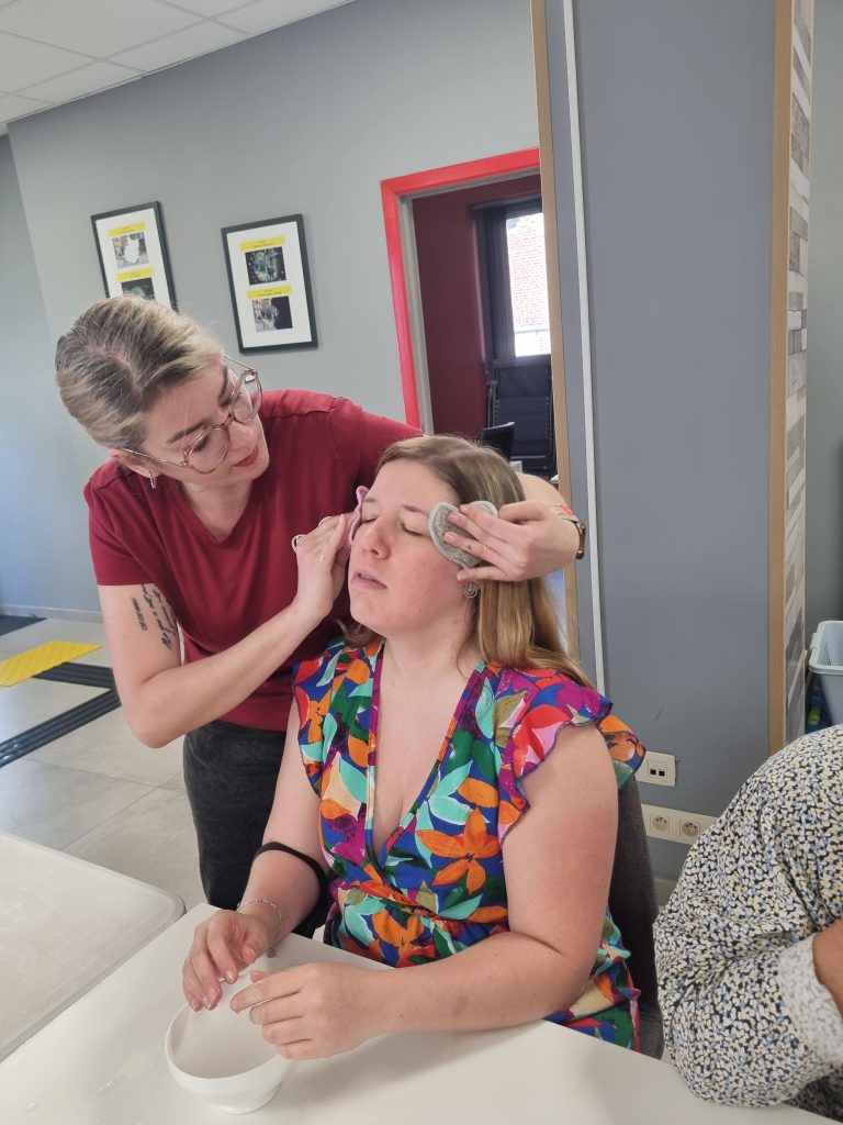 Stephnaie lors de notre atelier esthétique